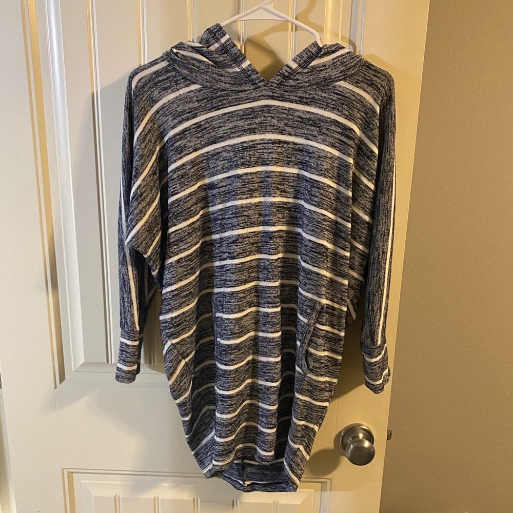 Shirt/hoodie